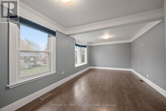 92 Hincks St in St Thomas, ON - Building Photo - Building Photo
