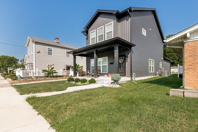 719 E Chestnut St in Jeffersonville, IN - Building Photo - Building Photo