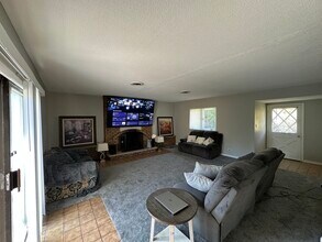 16W311 94th Pl in Burr Ridge, IL - Building Photo - Building Photo
