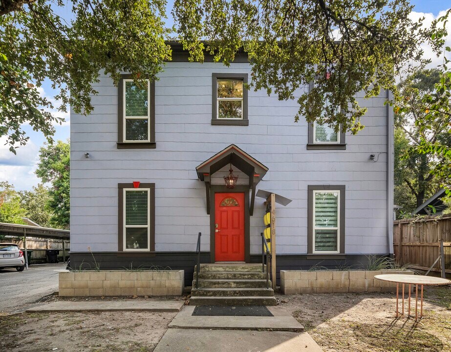 4618 McKinney St in Houston, TX - Building Photo