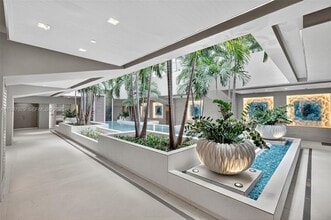 600 Grapetree Dr in Key Biscayne, FL - Building Photo - Building Photo