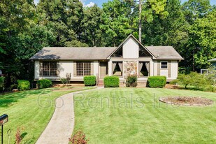 122 Old Spanish Trail in Alabaster, AL - Building Photo