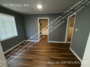 243 Mitchell Ave in Jackson, MS - Building Photo - Building Photo