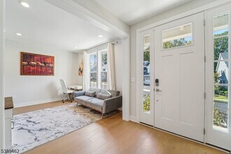 2 Lawrence Ln in Denville, NJ - Building Photo - Building Photo