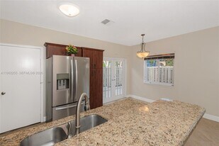 9481 Stanley Ln in Tamarac, FL - Building Photo