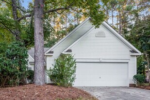7007 Duchamp Dr in Charlotte, NC - Building Photo