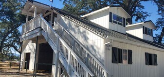 8424 Silver Bridge Rd in Palo Cedro, CA - Building Photo
