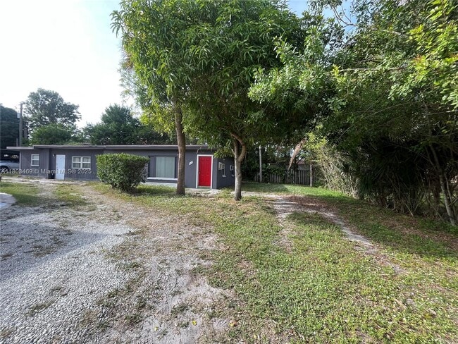 property at 1017 Chipola Rd