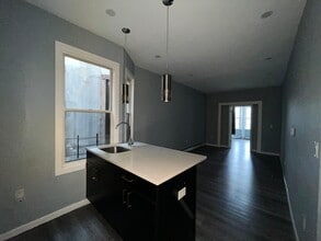 485 Mercer St, Unit 3R in Jersey City, NJ - Building Photo - Building Photo