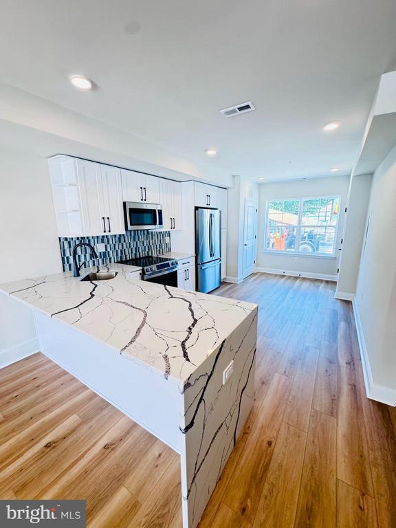 property at 4072 Conshohocken Ave