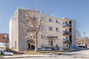 459 Marconi Rue in Laval, QC - Building Photo