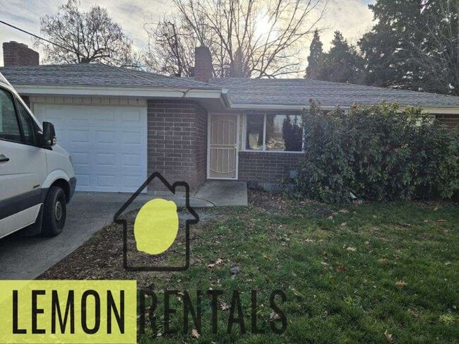 property at 1302 S 16th Ave