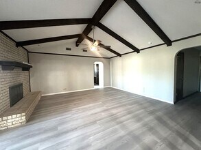 4512 Misty Valley W in Wichita Falls, TX - Building Photo - Building Photo