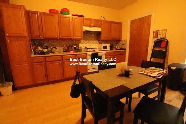 27 Portsmouth St, Unit 2 in Cambridge, MA - Building Photo - Building Photo