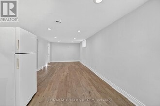 266 Napier St in Barrie, ON - Building Photo - Building Photo