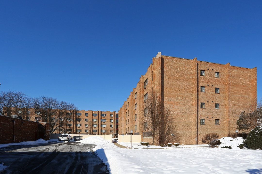 Catherine Courts in Chicago, IL - Foto de edificio