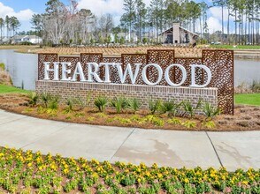 857 Longleaf Dr in Richmond Hill, GA - Building Photo - Building Photo