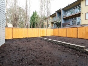 9389 SW Eunice Ln in Portland, OR - Building Photo - Building Photo