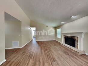 3915 Little Creek Dr in Amelia, OH - Building Photo - Building Photo