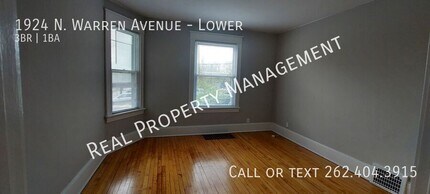 1924 N Warren Ave-Unit -Lower in Milwaukee, WI - Building Photo - Building Photo