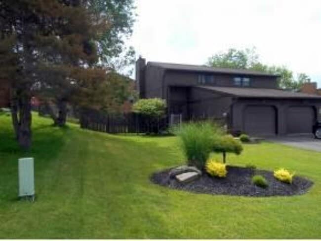 property at 912 White Birch Ln