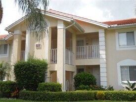 7818 Emerald Cir in Naples, FL - Building Photo