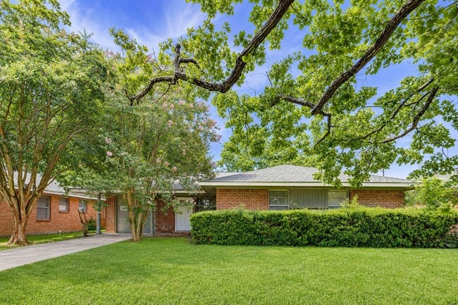 property at 4026 Omeara Dr