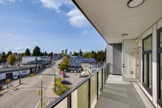 Edmonds Heights in Burnaby, BC - Building Photo - Interior Photo