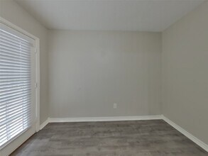 729 Forest Ln Dr in Conroe, TX - Building Photo - Building Photo