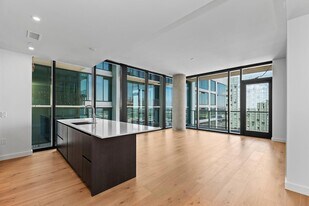 610 Davis St, Unit 2908 in Austin, TX - Building Photo