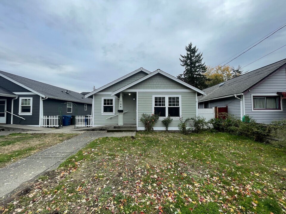 738 2nd Ave N in Kent, WA - Building Photo