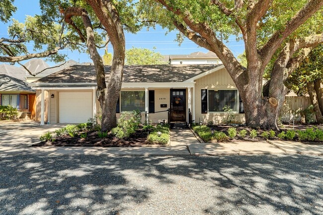 2619 Eastgrove Ln in Houston, TX - Building Photo - Building Photo