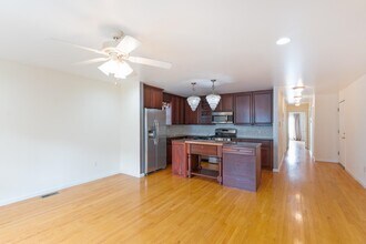 260 Custer Ave in Jersey City, NJ - Building Photo - Building Photo