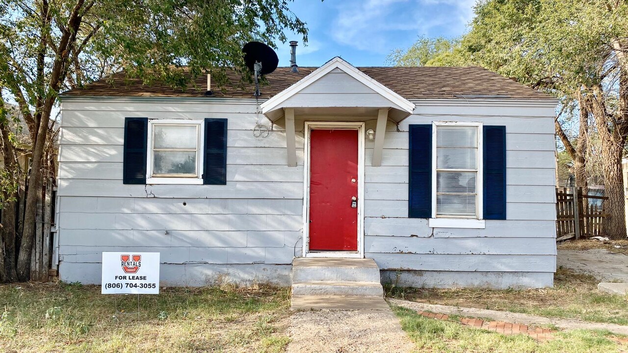 216 E 36th St in Lubbock, TX - Building Photo