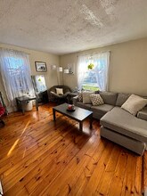 156 Russell St in Hadley, MA - Building Photo - Building Photo