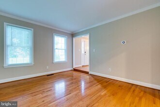 7107 Dudrow Ct in Springfield, VA - Building Photo - Building Photo