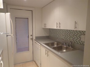 2530 Pierce St-Unit -204 in Hollywood, FL - Building Photo - Building Photo