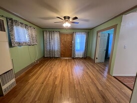 1325 1/2 W 23rd St in Los Angeles, CA - Building Photo