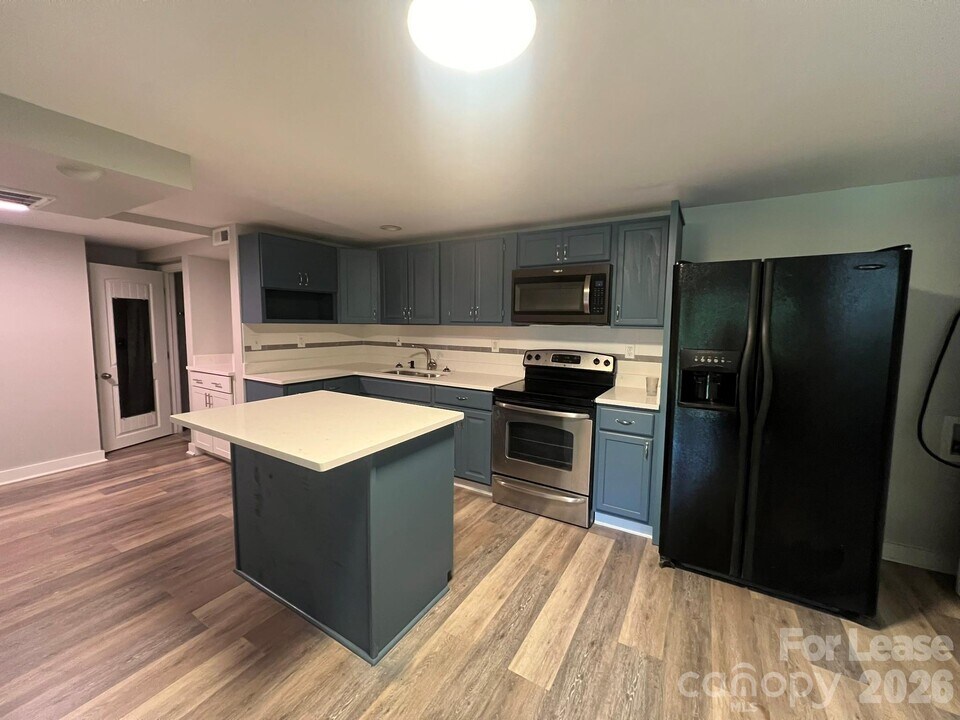 1117 Mineral Springs Rd in Charlotte, NC - Building Photo