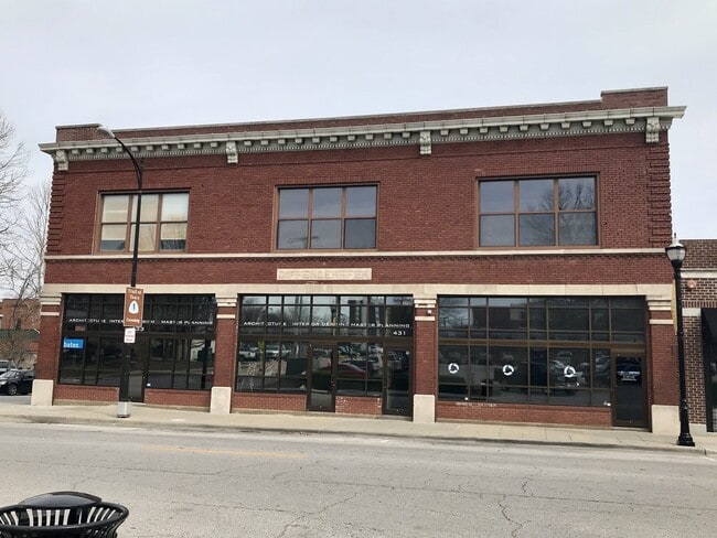 property at 431 W Walnut St