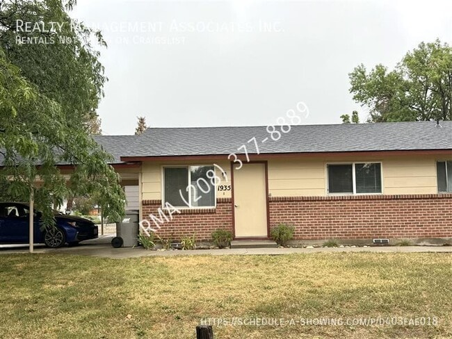 property at 1935 Hailey Ln