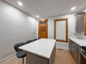 4322 W Kamerling Ave, Unit G07C in Chicago, IL - Building Photo - Building Photo