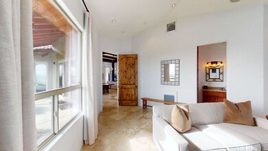 4080 E Tomahawk Pass in Sedona, AZ - Building Photo - Building Photo