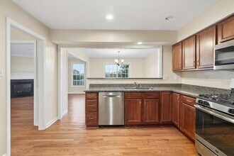 612 Hunting Creek Rd in Canonsburg, PA - Building Photo - Building Photo