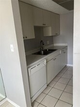 4708 Christa Ct in Tampa, FL - Building Photo - Building Photo