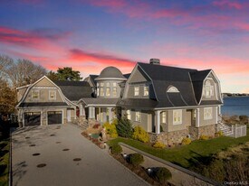 17 Ludlow Ln in Hampton Bays, NY - Building Photo