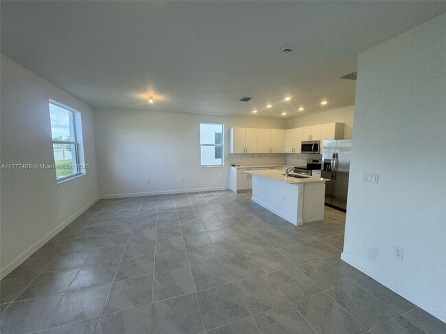 2481 SE 24th Ct in Homestead, FL - Building Photo - Building Photo