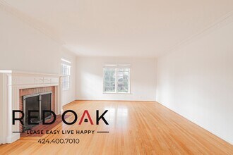 4240 Franklin Ave in Los Angeles, CA - Building Photo - Building Photo