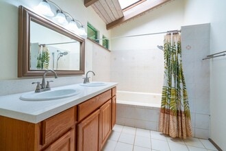 6940 Kokeanu Pl in Kapaa, HI - Building Photo - Building Photo