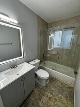 1041 NE 178th Terrace in North Miami Beach, FL - Building Photo - Building Photo